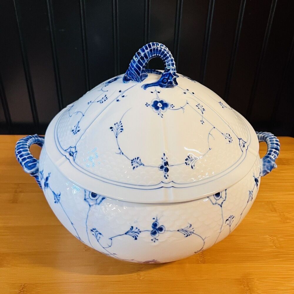 RARE Denmark Bing & Grondahl Sea Horse Blue White Floral Large Tureen Lid  14”